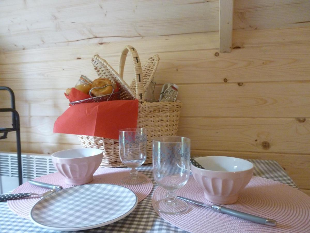 Les Cabanes De Kerellou Plouigneau Bagian luar foto